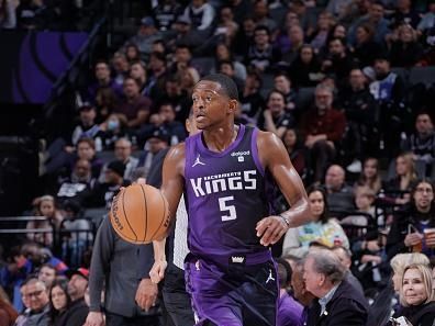 SACRAMENTO, CA - DECEMBER 23: De'Aaron Fox #5 of the Sacramento Kings brings the ball up court against the Minnesota Timberwolves on December 23, 2023 at Golden 1 Center in Sacramento, California. NOTE TO USER: User expressly acknowledges and agrees that, by downloading and or using this Photograph, user is consenting to the terms and conditions of the Getty Images License Agreement. Mandatory Copyright Notice: Copyright 2023 NBAE (Photo by Rocky Widner/NBAE via Getty Images)