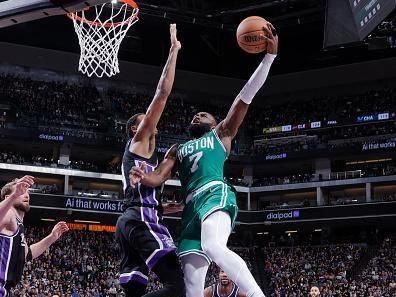 SACRAMENTO, CA - DECEMBER 20:  Jaylen Brown #7 of the Boston Celtics goes to the basket during the game on December 20, 2023 at Golden 1 Center in Sacramento, California. NOTE TO USER: User expressly acknowledges and agrees that, by downloading and or using this Photograph, user is consenting to the terms and conditions of the Getty Images License Agreement. Mandatory Copyright Notice: Copyright 2023 NBAE (Photo by Rocky Widner/NBAE via Getty Images)