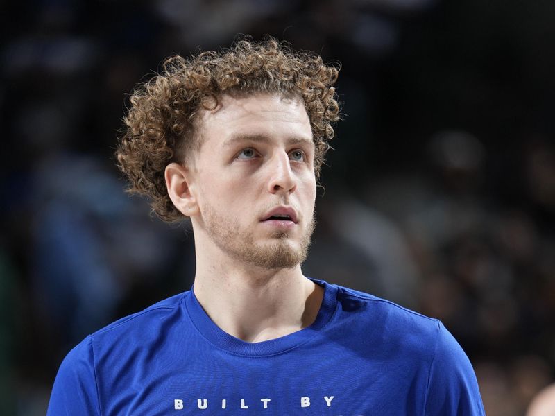 DALLAS, TX - FEBRUARY 12: Brandin Podziemski #2 of the Golden State Warriors warms up before the game against the Dallas Mavericks on February 12, 2025 at American Airlines Center in Dallas, Texas. NOTE TO USER: User expressly acknowledges and agrees that, by downloading and or using this photograph, User is consenting to the terms and conditions of the Getty Images License Agreement. Mandatory Copyright Notice: Copyright 2025 NBAE (Photo by Glenn James/NBAE via Getty Images)