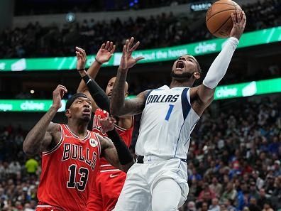 DALLAS, TX - NOVEMBER 1: Jaden Hardy #1 of the Dallas Mavericks shoots the ball during the game against the Chicago Bulls on November 1, 2023 at the American Airlines Center in Dallas, Texas. NOTE TO USER: User expressly acknowledges and agrees that, by downloading and or using this photograph, User is consenting to the terms and conditions of the Getty Images License Agreement. Mandatory Copyright Notice: Copyright 2023 NBAE (Photo by Glenn James/NBAE via Getty Images)