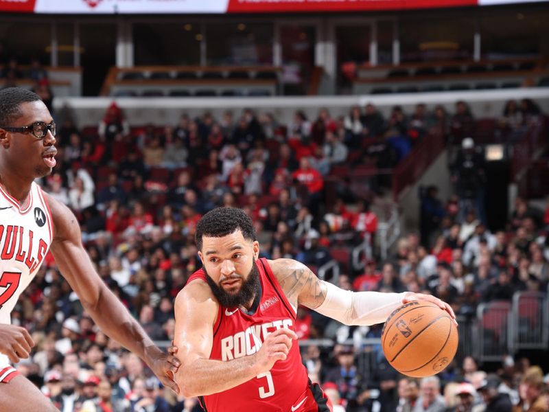 CHICAGO, IL - NOVEMBER 17:  Fred VanVleet #5 of the Houston Rockets dribbles the ball during the game against the Chicago Bulls during a regular season game on November 17, 2024 at United Center in Chicago, Illinois. NOTE TO USER: User expressly acknowledges and agrees that, by downloading and or using this photograph, User is consenting to the terms and conditions of the Getty Images License Agreement. Mandatory Copyright Notice: Copyright 2024 NBAE (Photo by Jeff Haynes/NBAE via Getty Images)