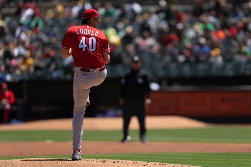 Apr 30, 2023; Oakland, California, USA;  Cincinnati Reds starting pitcher Nick Lodolo (40) pitches during the first inning against the Oakland Athletics at RingCentral Coliseum. Mandatory Credit: Stan Szeto-USA TODAY Sports