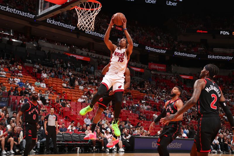 MIAMI, FL - APRIL 14:  Alondes Williams #15 of the Miami Heat  goes to the basket during the game on April 14, 2024 at Kaseya Center in Miami, Florida. NOTE TO USER: User expressly acknowledges and agrees that, by downloading and or using this Photograph, user is consenting to the terms and conditions of the Getty Images License Agreement. Mandatory Copyright Notice: Copyright 2024 NBAE (Photo by Issac Baldizon/NBAE via Getty Images)