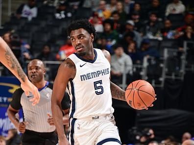 DETROIT, MI - DECEMBER 6: Vince Williams Jr. #5 of the Memphis Grizzlies goes to the basket during the game on December 6, 2023 at Little Caesars Arena in Detroit, Michigan. NOTE TO USER: User expressly acknowledges and agrees that, by downloading and/or using this photograph, User is consenting to the terms and conditions of the Getty Images License Agreement. Mandatory Copyright Notice: Copyright 2023 NBAE (Photo by Chris Schwegler/NBAE via Getty Images)