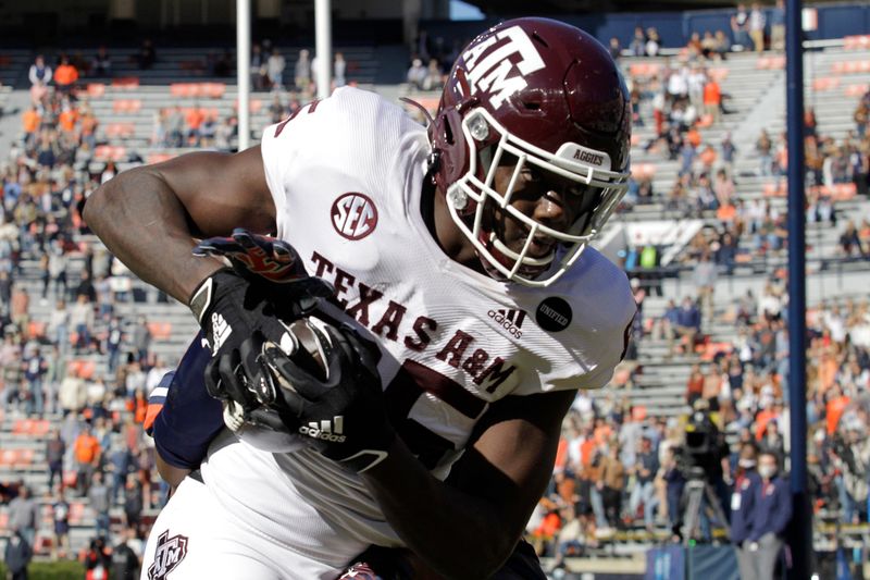 Dec 5, 2020; Auburn, Alabama, USA;  Texas A&M Aggies tight end Jalen Wydermyer (85) makes a touchdown catch during the first quarter against the Auburn Tigers at Jordan-Hare Stadium. Mandatory Credit: John Reed-USA TODAY Sports