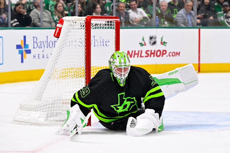 Nov 29, 2024; Dallas, Texas, USA; Dallas Stars goaltender Jake Oettinger (29) faces the Colorado Avalanche attack during the first period at the American Airlines Center. Mandatory Credit: Jerome Miron-Imagn Images