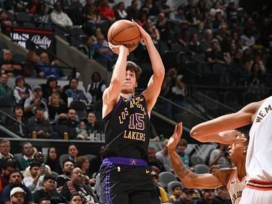 SAN ANTONIO, TX - DECEMBER 15:  Austin Reaves #15 of the Los Angeles Lakers shoots the ball during the game  on December 15, 2023 at the Frost Bank Center in San Antonio, Texas. NOTE TO USER: User expressly acknowledges and agrees that, by downloading and or using this photograph, user is consenting to the terms and conditions of the Getty Images License Agreement. Mandatory Copyright Notice: Copyright 2023 NBAE (Photos by Andrew D. Bernstein/NBAE via Getty Images)