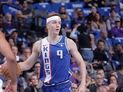 SACRAMENTO, CA - DECEMBER 4: Kevin Huerter #9 of the Sacramento Kings brings the ball up court against the New Orleans Pelicans during the quarter finals of the In-Season Tournament on December 4, 2023 at Golden 1 Center in Sacramento, California. NOTE TO USER: User expressly acknowledges and agrees that, by downloading and or using this Photograph, user is consenting to the terms and conditions of the Getty Images License Agreement. Mandatory Copyright Notice: Copyright 2023 NBAE (Photo by Rocky Widner/NBAE via Getty Images)