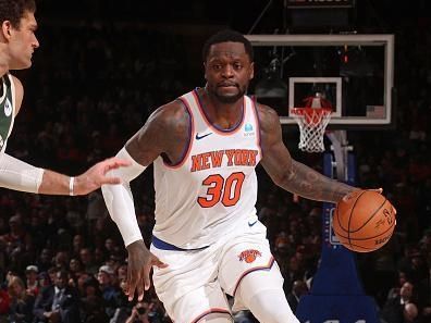 NEW YORK, NY - DECEMBER 25: Julius Randle #30 of the New York Knicks handles the ball during the game against the Milwaukee Bucks on December 25, 2023 at Madison Square Garden in New York City, New York.  NOTE TO USER: User expressly acknowledges and agrees that, by downloading and or using this photograph, User is consenting to the terms and conditions of the Getty Images License Agreement. Mandatory Copyright Notice: Copyright 2023 NBAE  (Photo by Nathaniel S. Butler/NBAE via Getty Images)