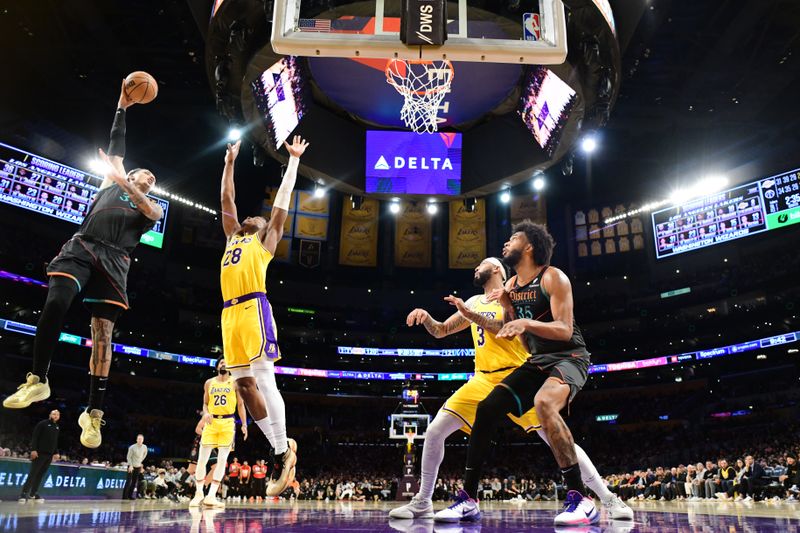 LOS ANGELES, CA - FEBRUARY 29: Kyle Kuzma #33 of the Washington Wizards drives to the basket during the game against the Los Angeles Lakers on February 29, 2024 at Crypto.Com Arena in Los Angeles, California. NOTE TO USER: User expressly acknowledges and agrees that, by downloading and/or using this Photograph, user is consenting to the terms and conditions of the Getty Images License Agreement. Mandatory Copyright Notice: Copyright 2024 NBAE (Photo by Adam Pantozzi/NBAE via Getty Images)