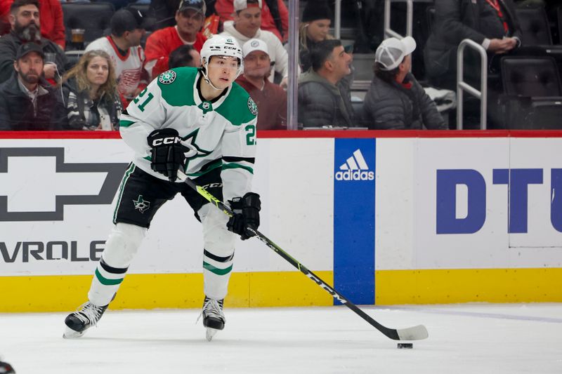 Jan 23, 2024; Detroit, Michigan, USA;  Dallas Stars left wing Jason Robertson (21) skates with the puck in the first period against the Detroit Red Wings at Little Caesars Arena. Mandatory Credit: Rick Osentoski-USA TODAY Sports