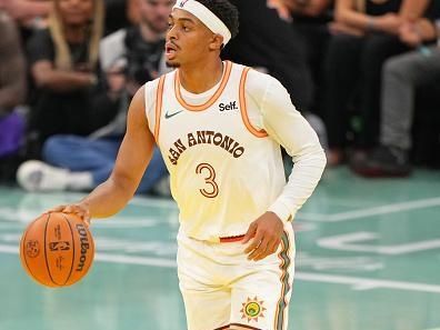 SAN ANTONIO, TX - NOVEMBER 17: Keldon Johnson #3 of the San Antonio Spurs dribbles the ball during the In-Season Tournament game against the Sacramento Kings on November 17, 2023 at the Frost Bank Center in San Antonio, Texas. NOTE TO USER: User expressly acknowledges and agrees that, by downloading and or using this photograph, user is consenting to the terms and conditions of the Getty Images License Agreement. Mandatory Copyright Notice: Copyright 2023 NBAE (Photos by Darren Carroll/NBAE via Getty Images)