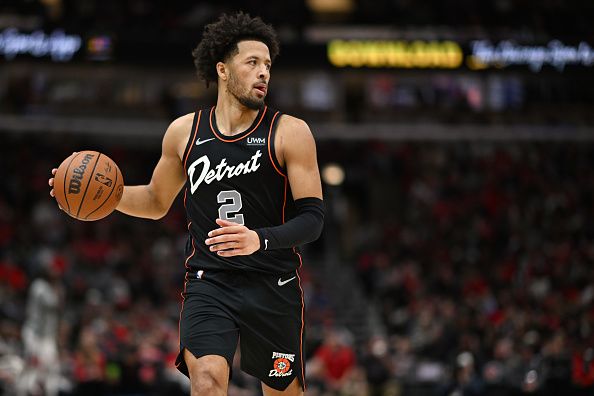 CHICAGO, ILLINOIS - NOVEMBER 12: Cade Cunningham #2 of the Detroit Pistons drives with the basketball in the second half against the Chicago Bulls at the United Center on November 12, 2023 in Chicago, Illinois.  NOTE TO USER: User expressly acknowledges and agrees that, by downloading and or using this photograph, User is consenting to the terms and conditions of the Getty Images License Agreement.  (Photo by Quinn Harris/Getty Images)