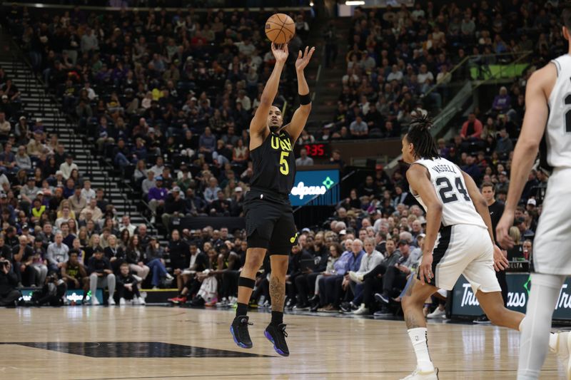 SALT LAKE CITY, UT - MARCH 27: Talen Horton-Tucker #5 of the Utah Jazz shoots the ball during the game against the San Antonio Spurs on March 27, 2024 at Delta Center in Salt Lake City, Utah. NOTE TO USER: User expressly acknowledges and agrees that, by downloading and or using this Photograph, User is consenting to the terms and conditions of the Getty Images License Agreement. Mandatory Copyright Notice: Copyright 2024 NBAE (Photo by Chris Nicoll/NBAE via Getty Images)