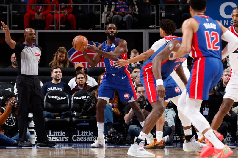 DETROIT, MI - MARCH 11:  Tim Hardaway Jr. #8 of the Detroit Pistons passes the ball during the game against the Washington Wizards on March 11, 2025 at Little Caesars Arena in Detroit, Michigan. NOTE TO USER: User expressly acknowledges and agrees that, by downloading and/or using this photograph, User is consenting to the terms and conditions of the Getty Images License Agreement. Mandatory Copyright Notice: Copyright 2025 NBAE (Photo by Brian Sevald/NBAE via Getty Images)