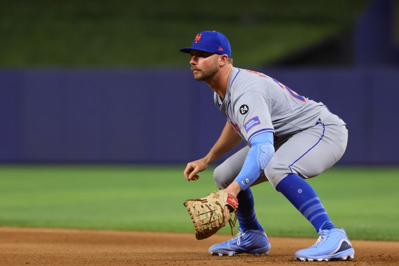 Jul 19, 2024; Miami, Florida, USA; New York Mets first baseman Pete Alonso (20) plays his position against the Miami Marlins during the eighth inning at loanDepot Park. Mandatory Credit: Sam Navarro-USA TODAY Sports