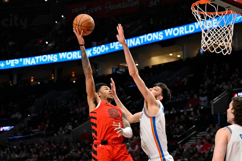 PORTLAND, OREGON - MARCH 06: Anfernee Simons #1 of the Portland Trail Blazers shoots over Chet Holmgren #7 of the Oklahoma City Thunder during the first quarter of the game at the Moda Center on March 06, 2024 in Portland, Oregon. NOTE TO USER: User expressly acknowledges and agrees that, by downloading and or using this photograph, User is consenting to the terms and conditions of the Getty Images License Agreement. (Photo by Alika Jenner/Getty Images)