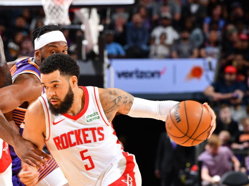 PHOENIX, AZ - MARCH 2: Fred VanVleet #5 of the Houston Rockets dribbles the ball during the game against the Phoenix Suns on March 2, 2024 at Footprint Center in Phoenix, Arizona. NOTE TO USER: User expressly acknowledges and agrees that, by downloading and or using this photograph, user is consenting to the terms and conditions of the Getty Images License Agreement. Mandatory Copyright Notice: Copyright 2024 NBAE (Photo by Barry Gossage/NBAE via Getty Images)