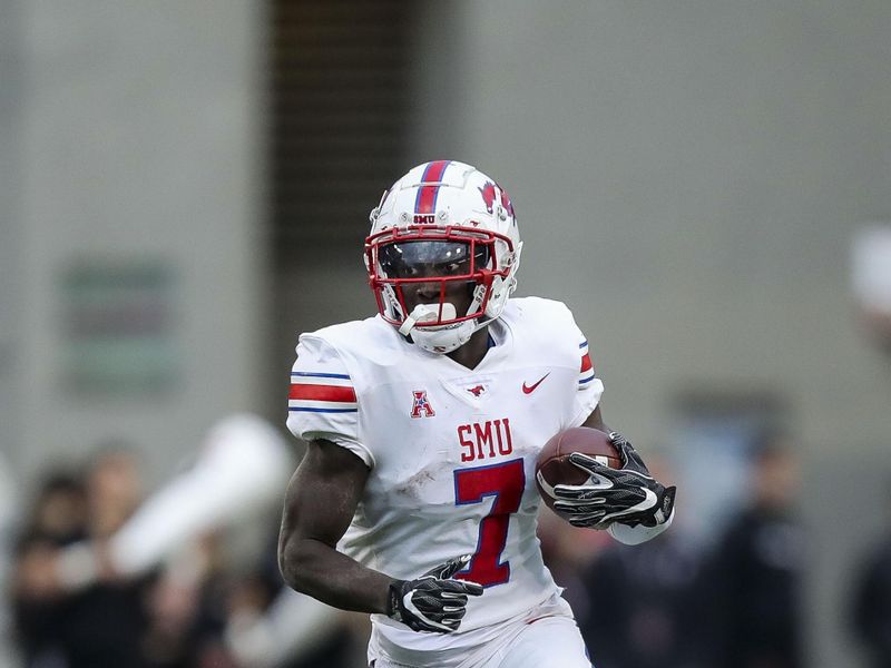 Nov 20, 2021; Cincinnati, Ohio, USA; Southern Methodist Mustangs running back Ulysses Bentley IV (7) runs with the ball against the Cincinnati Bearcats in the first half at Nippert Stadium. Mandatory Credit: Katie Stratman-USA TODAY Sports