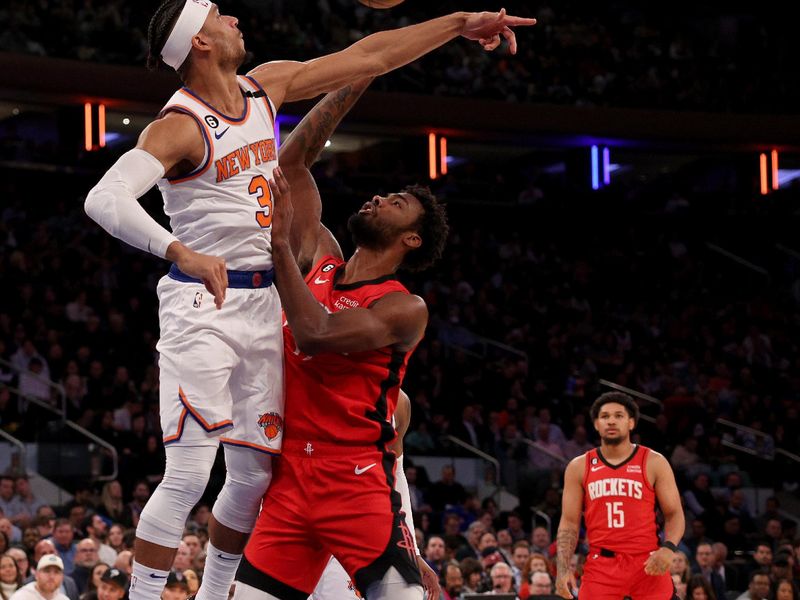 NEW YORK, NEW YORK - MARCH 27: Josh Hart #3 of the New York Knicks blocks a shot by Tari Eason #17 of the Houston Rockets during the first half at Madison Square Garden on March 27, 2023 in New York City. NOTE TO USER: User expressly acknowledges and agrees that, by downloading and or using this photograph, User is consenting to the terms and conditions of the Getty Images License Agreement. (Photo by Elsa/Getty Images)