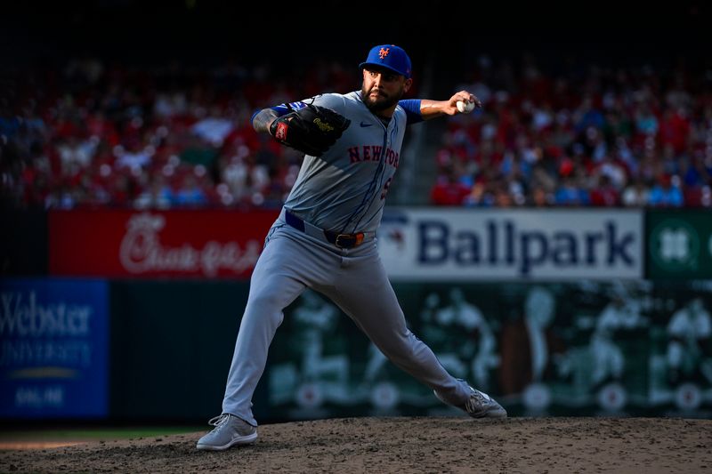 Aug 5, 2024; St. Louis, Missouri, USA;  New York Mets starting pitcher Sean Manaea (59) pitches against the St. Louis Cardinals during the sixth inning at Busch Stadium. Mandatory Credit: Jeff Curry-USA TODAY Sports