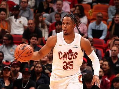 MIAMI, FL - DECEMBER 8:  Isaac Okoro #35 of the Cleveland Cavaliers handles the ball during the game against the Miami Heat on December 8, 2023 at Kaseya Center in Miami, Florida. NOTE TO USER: User expressly acknowledges and agrees that, by downloading and or using this Photograph, user is consenting to the terms and conditions of the Getty Images License Agreement. Mandatory Copyright Notice: Copyright 2023 NBAE (Photo by Issac Baldizon/NBAE via Getty Images)