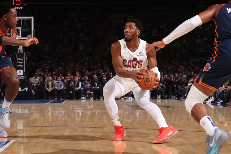 NEW YORK, NY - OCTOBER 28: Donovan Mitchell #45 of the Cleveland Cavaliers handles the ball during the game against the New York Knicks on October 28, 2024 at Madison Square Garden in New York City, New York.  NOTE TO USER: User expressly acknowledges and agrees that, by downloading and or using this photograph, User is consenting to the terms and conditions of the Getty Images License Agreement. Mandatory Copyright Notice: Copyright 2024 NBAE  (Photo by Nathaniel S. Butler/NBAE via Getty Images)