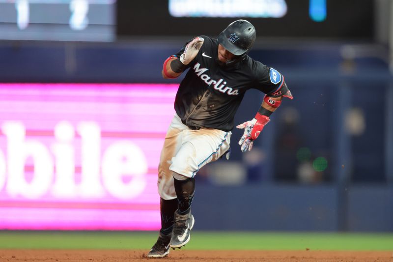 Marlins' Fifth-Inning Tsunami Sweeps Away Mets in Miami Showdown