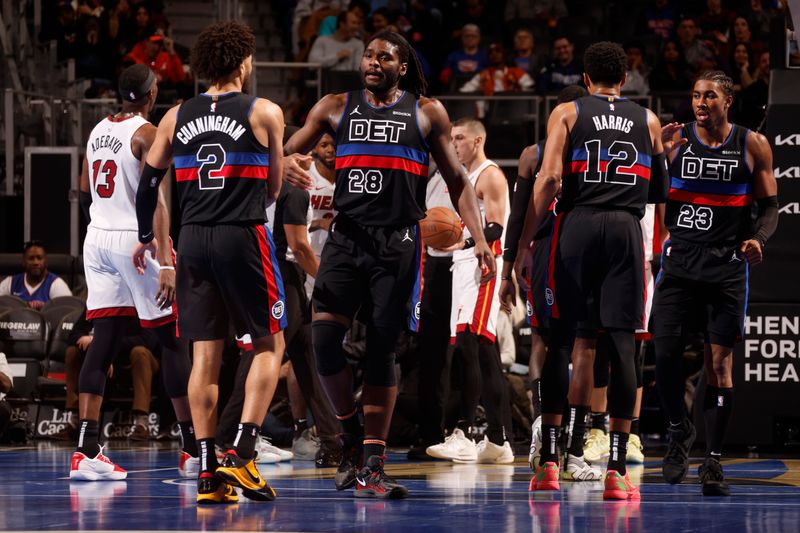 DETROIT, MI - NOOVEMBER 12:  Detroit Pistons players look oni during the Emirates NBA Cup game against the Miami Heat on November 12, 2024 at Little Caesars Arena in Detroit, Michigan. NOTE TO USER: User expressly acknowledges and agrees that, by downloading and/or using this photograph, User is consenting to the terms and conditions of the Getty Images License Agreement. Mandatory Copyright Notice: Copyright 2024 NBAE (Photo by Brian Sevald/NBAE via Getty Images)