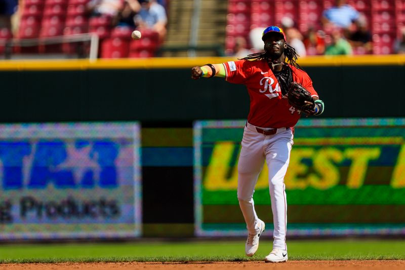 Sep 19, 2024; Cincinnati, Ohio, USA; Cincinnati Reds shortstop Elly De La Cruz (44) throws to first to get Atlanta Braves outfielder Michael Harris II (not pictured) out in the third inning at Great American Ball Park. Mandatory Credit: Katie Stratman-Imagn Images