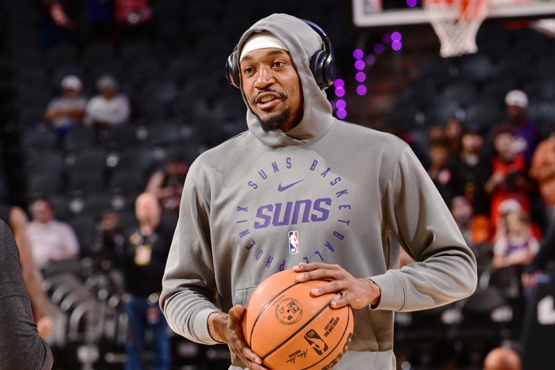 PHOENIX, AZ - NOVEMBER 6: Bradley Beal #3 of the Phoenix Suns warms up before the game against the Miami Heat on November 6, 2024 at Footprint Center in Phoenix, Arizona. NOTE TO USER: User expressly acknowledges and agrees that, by downloading and or using this photograph, user is consenting to the terms and conditions of the Getty Images License Agreement. Mandatory Copyright Notice: Copyright 2024 NBAE (Photo by Kate Frese/NBAE via Getty Images)