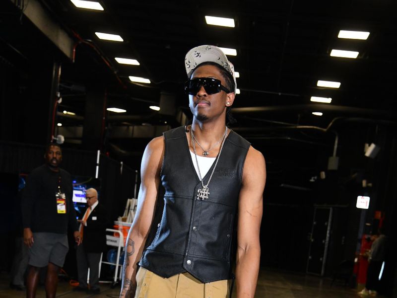 PHOENIX, AZ - MARCH 3: Jalen Williams #8 of the Oklahoma City Thunder arrives to the arena before the game against the Phoenix Suns on March 3, 2024 at Footprint Center in Phoenix, Arizona. NOTE TO USER: User expressly acknowledges and agrees that, by downloading and or using this photograph, user is consenting to the terms and conditions of the Getty Images License Agreement. Mandatory Copyright Notice: Copyright 2024 NBAE (Photo by Barry Gossage/NBAE via Getty Images)