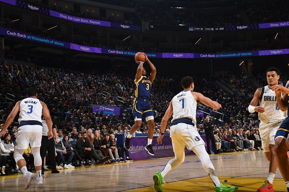 SAN FRANCISCO, CA - DECEMBER 30: Chris Paul #3 of the Golden State Warriors shoots a three point basket against the Dallas Mavericks on December 30, 2023 at Chase Center in San Francisco, California. NOTE TO USER: User expressly acknowledges and agrees that, by downloading and or using this photograph, user is consenting to the terms and conditions of Getty Images License Agreement. Mandatory Copyright Notice: Copyright 2023 NBAE (Photo by Noah Graham/NBAE via Getty Images)