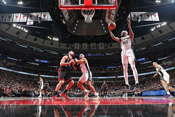 CHICAGO, IL - DECEMBER 21: Malaki Branham #22 of the San Antonio Spurs grabs a rebound during the game against the Chicago Bulls on December 21, 2023 at United Center in Chicago, Illinois. NOTE TO USER: User expressly acknowledges and agrees that, by downloading and or using this photograph, User is consenting to the terms and conditions of the Getty Images License Agreement. Mandatory Copyright Notice: Copyright 2023 NBAE (Photo by Jeff Haynes/NBAE via Getty Images)