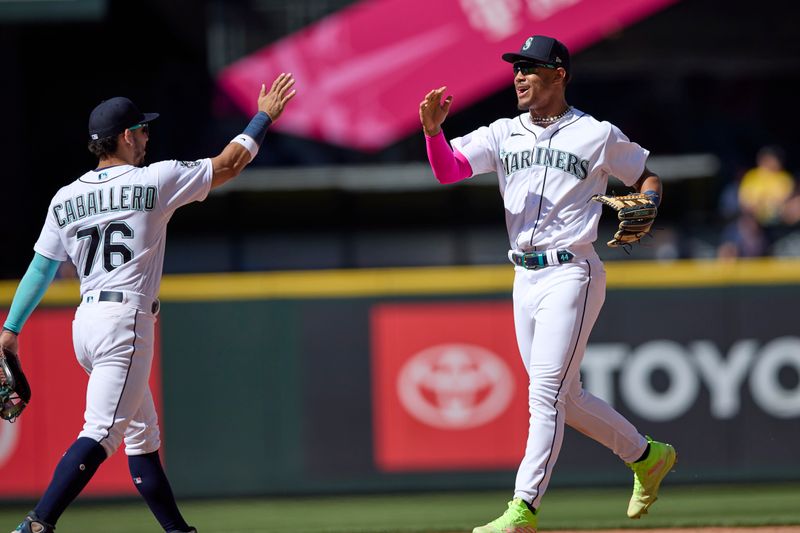 Mariners to Battle Red Sox: A Fenway Park Encounter Fueled by Recent Triumphs