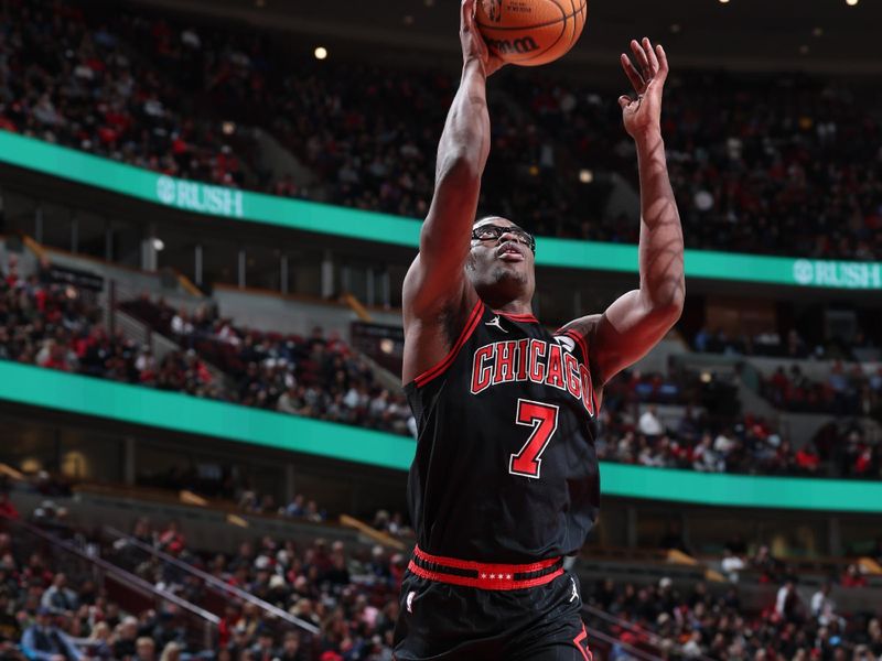 CHICAGO, IL - DECEMBER 13: Jalen Smith #7 of the Chicago Bulls shoots the ball during the game against the Charlotte Hornets on December 13, 2024 at United Center in Chicago, Illinois. NOTE TO USER: User expressly acknowledges and agrees that, by downloading and or using this photograph, User is consenting to the terms and conditions of the Getty Images License Agreement. Mandatory Copyright Notice: Copyright 2024 NBAE (Photo by Jeff Haynes/NBAE via Getty Images)