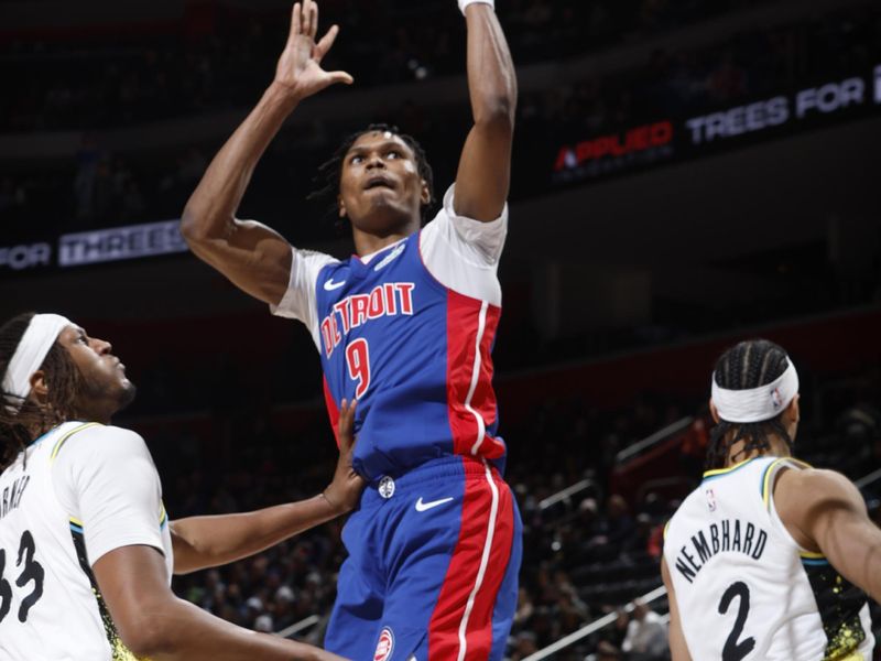 DETROIT, MI - JANUARY 16:  Ausar Thompson #9 of the Detroit Pistons shoots the ball during the game aIndiana Pacers on January 16, 2025 at Little Caesars Arena in Detroit, Michigan. NOTE TO USER: User expressly acknowledges and agrees that, by downloading and/or using this photograph, User is consenting to the terms and conditions of the Getty Images License Agreement. Mandatory Copyright Notice: Copyright 2025 NBAE (Photo by Brian Sevald/NBAE via Getty Images)