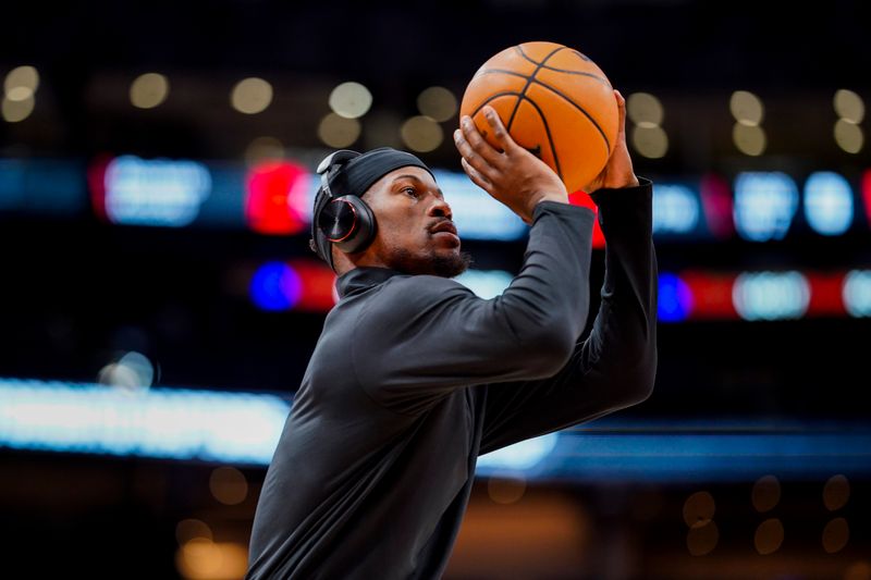 TORONTO, CANADA - JANUARY 17: Jimmy Butler #22 of the Miami Heat warms up before the game against the Toronto Raptors on January 17, 2024 at the Scotiabank Arena in Toronto, Ontario, Canada.  NOTE TO USER: User expressly acknowledges and agrees that, by downloading and or using this Photograph, user is consenting to the terms and conditions of the Getty Images License Agreement.  Mandatory Copyright Notice: Copyright 2024 NBAE (Photo by Mark Blinch/NBAE via Getty Images)