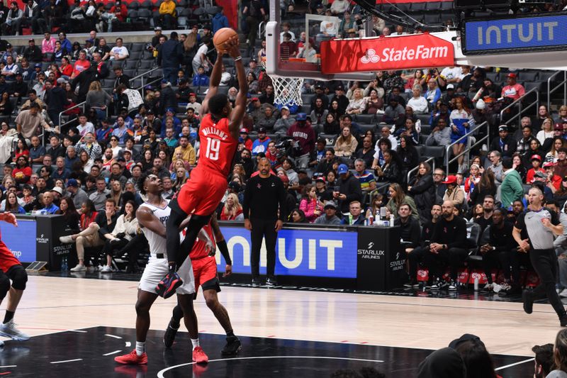 LOS ANGELES, CA - APIRL 14: Nate Williams #19 of the Houston Rockets dunks the ball during the game against the LA Clippers on April 14, 2024 at Crypto.Com Arena in Los Angeles, California. NOTE TO USER: User expressly acknowledges and agrees that, by downloading and/or using this Photograph, user is consenting to the terms and conditions of the Getty Images License Agreement. Mandatory Copyright Notice: Copyright 2024 NBAE (Photo by Adam Pantozzi/NBAE via Getty Images)