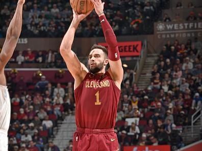 CLEVELAND, OH - DECEMBER 20: Max Strus #1 of the Cleveland Cavaliers shoots the ball during the game against the Utah Jazz on December 20, 2023 at Rocket Mortgage FieldHouse in Cleveland, Ohio. NOTE TO USER: User expressly acknowledges and agrees that, by downloading and/or using this Photograph, user is consenting to the terms and conditions of the Getty Images License Agreement. Mandatory Copyright Notice: Copyright 2023 NBAE (Photo by David Liam Kyle/NBAE via Getty Images)