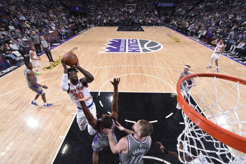 SACRAMENTO, CA - MARCH 9: Julius Randle #30 of the New York Knicks shoots the ball during the game against the Sacramento Kings on March 9, 2023 at Golden 1 Center in Sacramento, California. NOTE TO USER: User expressly acknowledges and agrees that, by downloading and or using this Photograph, user is consenting to the terms and conditions of the Getty Images License Agreement. Mandatory Copyright Notice: Copyright 2023 NBAE (Photo by Rocky Widner/NBAE via Getty Images)