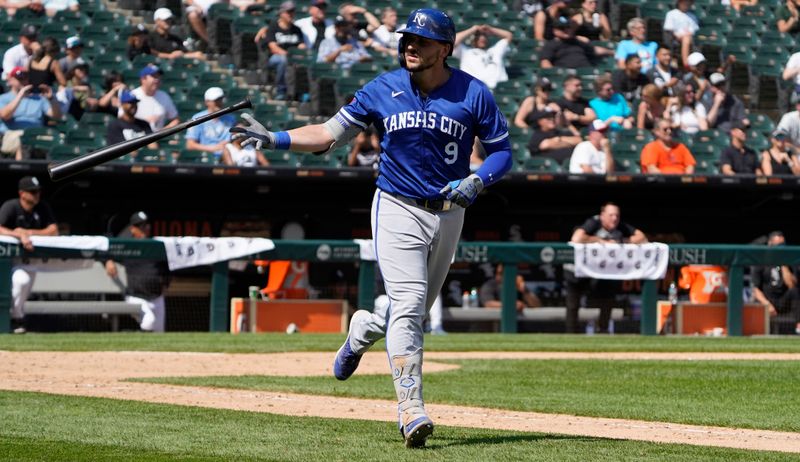 Jul 31, 2024; Chicago, Illinois, USA; Kansas City Royals first baseman Vinnie Pasquantino (9) flips his bat after hitting a two-run home run against the Chicago White Sox during the ninth inningat Guaranteed Rate Field. Mandatory Credit: David Banks-USA TODAY Sports