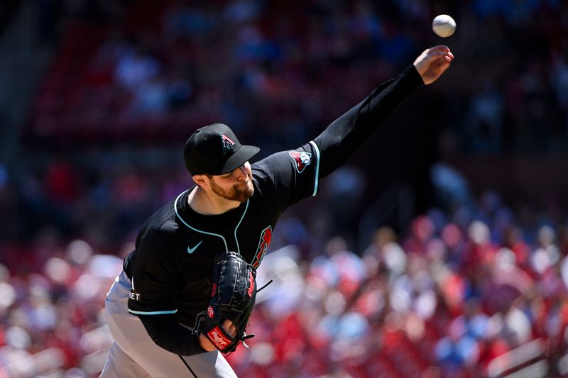 Apr 24, 2024; St. Louis, Missouri, USA;  Arizona Diamondbacks starting pitcher Jordan Montgomery (52) pitches against the St. Louis Cardinals during the second inning at Busch Stadium. Mandatory Credit: Jeff Curry-USA TODAY Sports