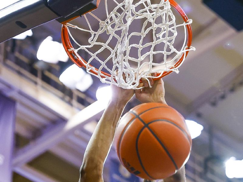 Jan 14, 2023; Seattle, Washington, USA; California Golden Bears forward Grant Newell (14) dunks against the Washington Huskies during the second half at Alaska Airlines Arena at Hec Edmundson Pavilion. Mandatory Credit: Joe Nicholson-USA TODAY Sports