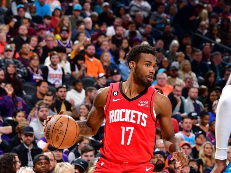 PHOENIX, AZ - DECEMBER 2: Tari Eason #17 of the Houston Rockets dribbles the ball during the game against the Phoenix Suns on December 2, 2022 at Footprint Center in Phoenix, Arizona. NOTE TO USER: User expressly acknowledges and agrees that, by downloading and or using this photograph, user is consenting to the terms and conditions of the Getty Images License Agreement. Mandatory Copyright Notice: Copyright 2022 NBAE (Photo by Barry Gossage/NBAE via Getty Images)