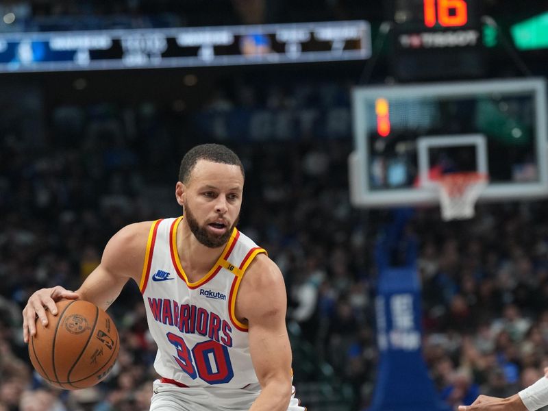 DALLAS, TX - FEBRUARY 12: Stephen Curry #30 of the Golden State Warriors handles the ball during the game against the Dallas Mavericks on February 12, 2025 at American Airlines Center in Dallas, Texas. NOTE TO USER: User expressly acknowledges and agrees that, by downloading and or using this photograph, User is consenting to the terms and conditions of the Getty Images License Agreement. Mandatory Copyright Notice: Copyright 2025 NBAE (Photo by Glenn James/NBAE via Getty Images)