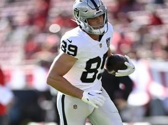 Las Vegas Raiders tight end Brock Bowers (89) warms up before an NFL football game against the Tampa Bay Buccaneers, Sunday, Dec. 8, 2024, in Tampa, Fla. (AP Photo/Phelan M. Ebenhack)