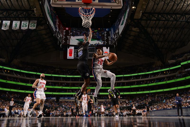 DALLAS, TX - APRIL 12: Marcus Sasser #25 of the Detroit Pistons drives to the basket during the game against the Dallas Mavericks on April 12, 2024 at the American Airlines Center in Dallas, Texas. NOTE TO USER: User expressly acknowledges and agrees that, by downloading and or using this photograph, User is consenting to the terms and conditions of the Getty Images License Agreement. Mandatory Copyright Notice: Copyright 2024 NBAE (Photo by Glenn James/NBAE via Getty Images)