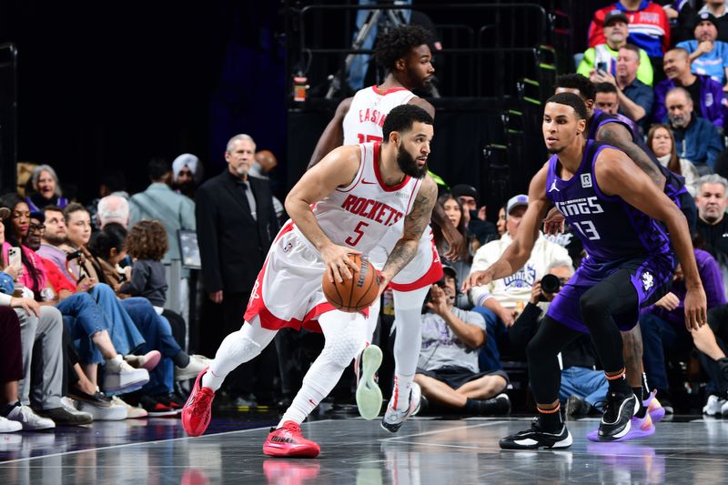 SACRAMENTO, CA - DECEMBER 3: Fred VanVleet #5 of the Houston Rockets handles the ball during the game against the Sacramento Kings during the Emirates NBA Cup game on December 3, 2024 at Golden 1 Center in Sacramento, California. NOTE TO USER: User expressly acknowledges and agrees that, by downloading and or using this Photograph, user is consenting to the terms and conditions of the Getty Images License Agreement. Mandatory Copyright Notice: Copyright 2024 NBAE (Photo by Adam Pantozzi/NBAE via Getty Images)