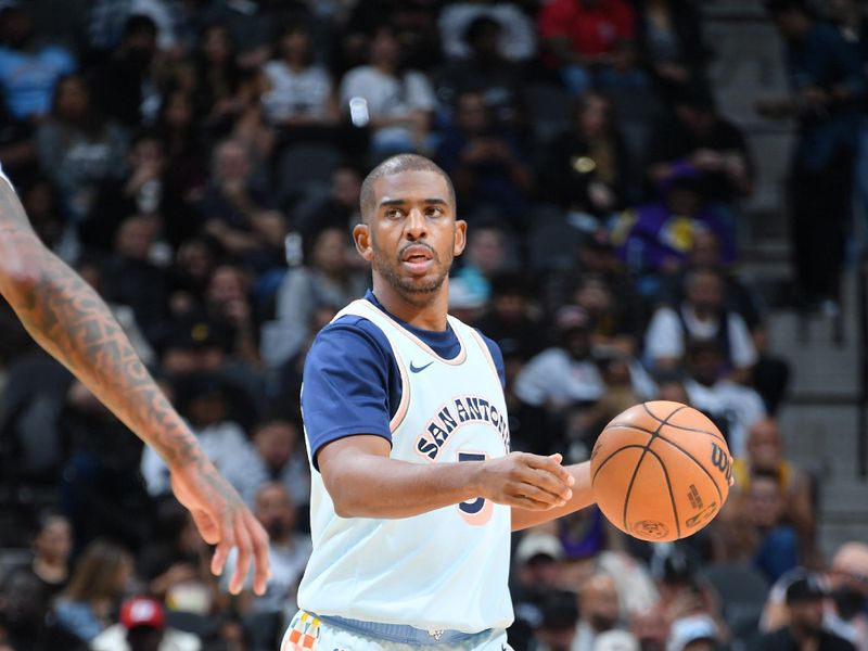 SAN ANTONIO, TX - NOVEMBER 27: Chris Paul #3 of the San Antonio Spurs dribbles the ball during the game against the Los Angeles Lakers on November 27, 2024 at the Frost Bank Center in San Antonio, Texas. NOTE TO USER: User expressly acknowledges and agrees that, by downloading and or using this photograph, user is consenting to the terms and conditions of the Getty Images License Agreement. Mandatory Copyright Notice: Copyright 2024 NBAE (Photos by Michael Gonzales/NBAE via Getty Images)